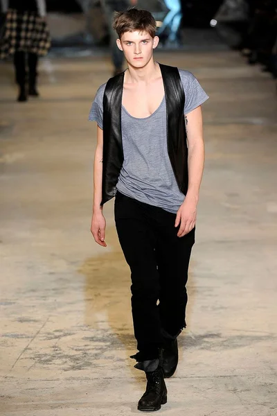 Look 9